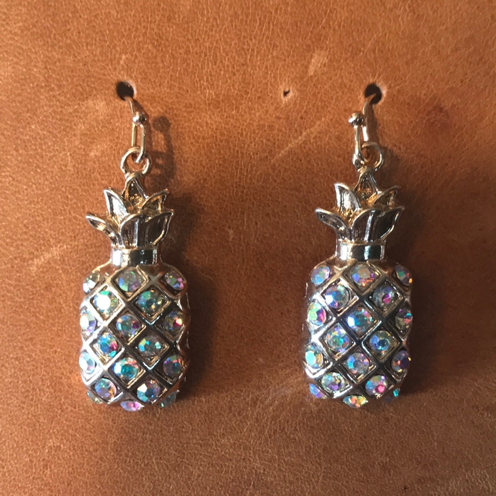 NWOT Gold Pineapple Earrings w/Lots of Bling